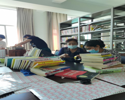 普洱市圖書館赴市財(cái)政局圖書室開展養(yǎng)老服務(wù)主題業(yè)務(wù)培訓(xùn)